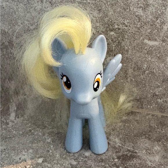 Hasbro My Little Pony G4 Derpy Hooves Muffin Pony (2010) - Picture 5 of 8